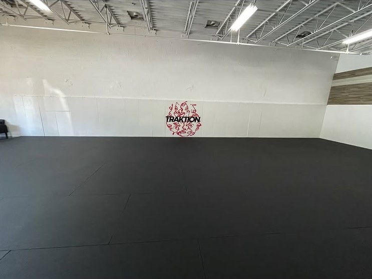 Adults training during a Traktion Lab session at Traktion Jiu Jitsu Academy